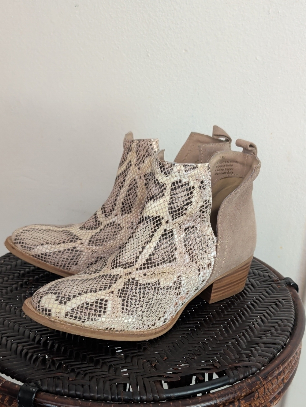 Diba. True bootie brown snake skin print pointed toe leather Women Size 7.5 M